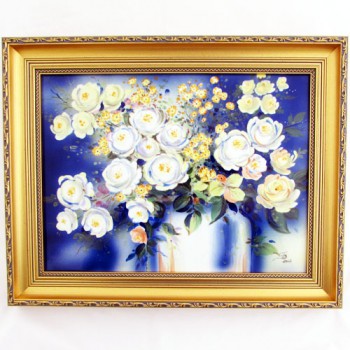 Картина Белые цветы в золотом багете