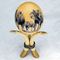 Декоративное страусиное яйцо с подставкой